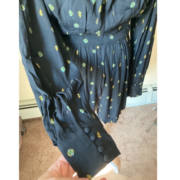 Free People Love Grows keyhole long sleeve romper size small - Picture 7 of 7